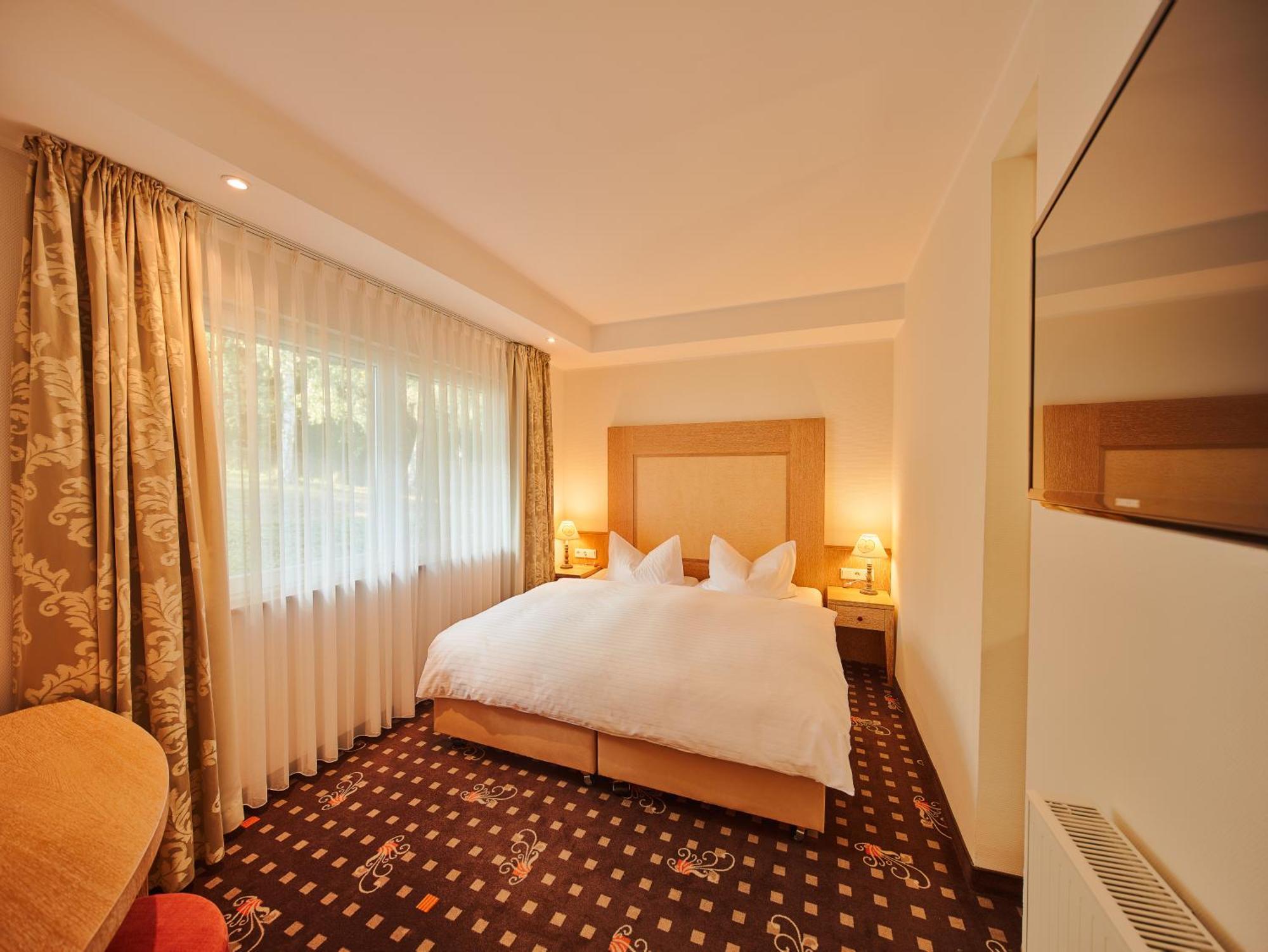 Romantikhotel Platte アッテンドルン エクステリア 写真