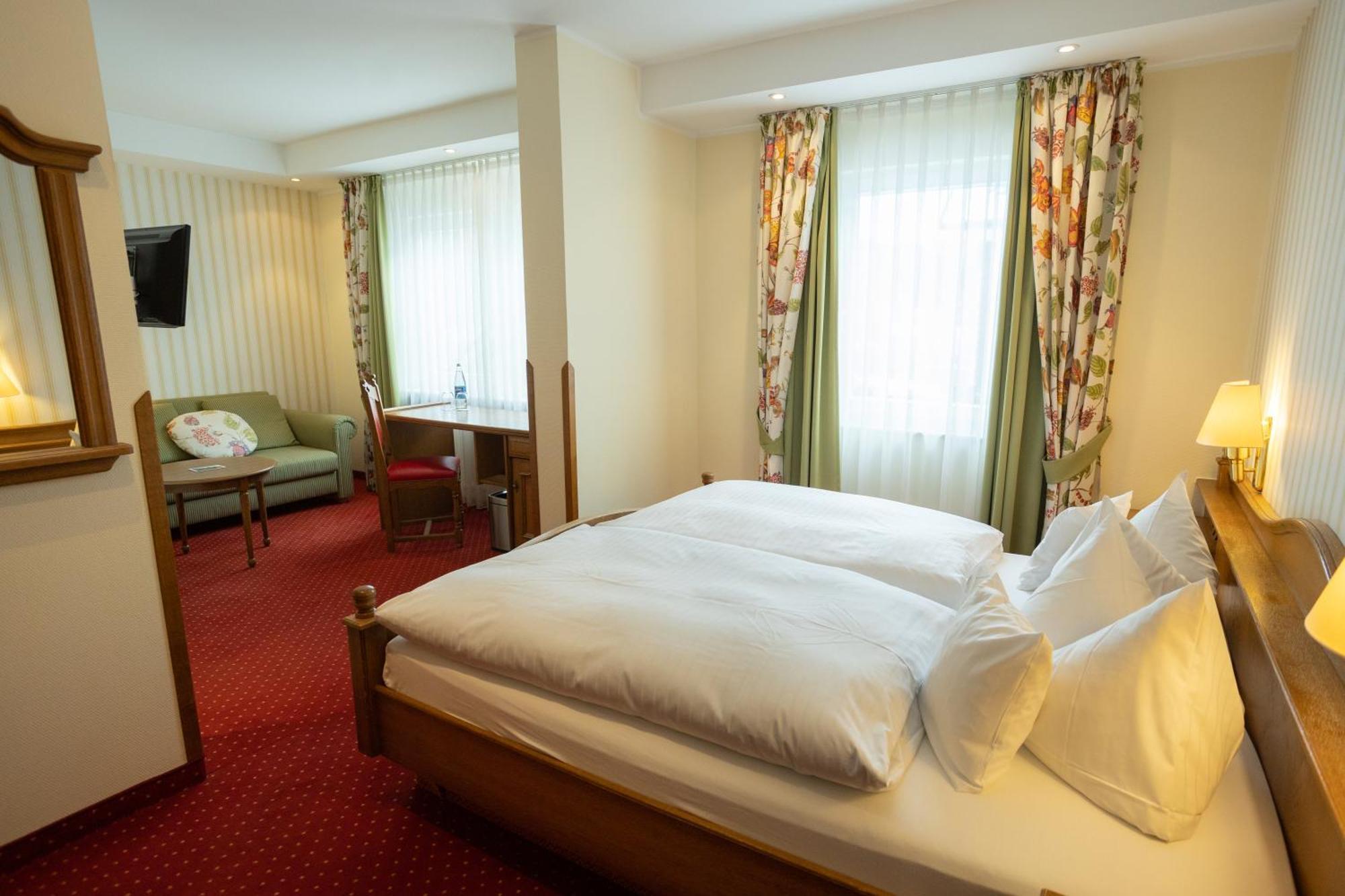 Romantikhotel Platte アッテンドルン エクステリア 写真